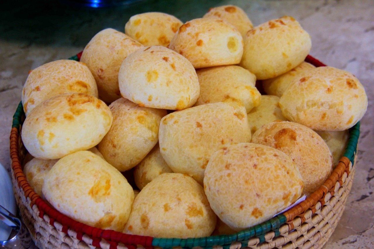 Cesta de pão de queijo